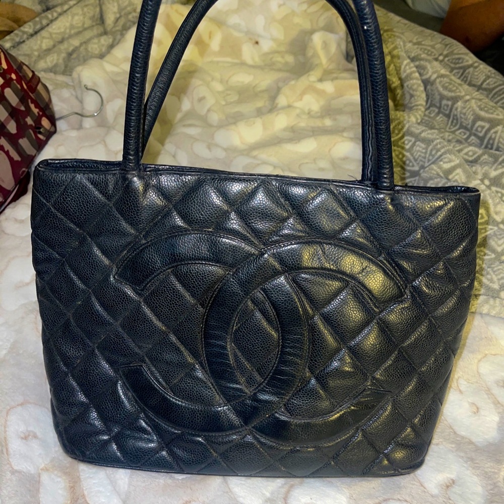 Authentic Vintage Chanel Black Caviar Quilted Medallion Timeless Totel